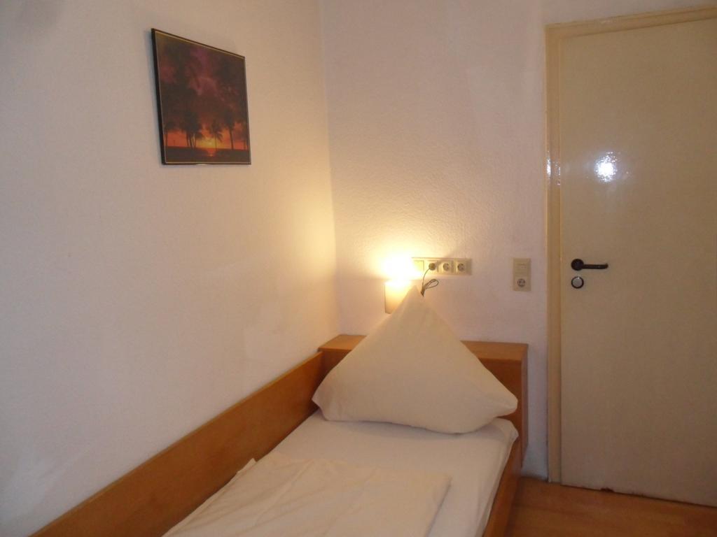 Hotel Funk Битигхайм-Биссинген Экстерьер фото